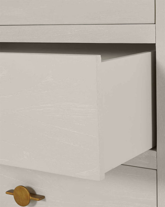 Lilah Dresser