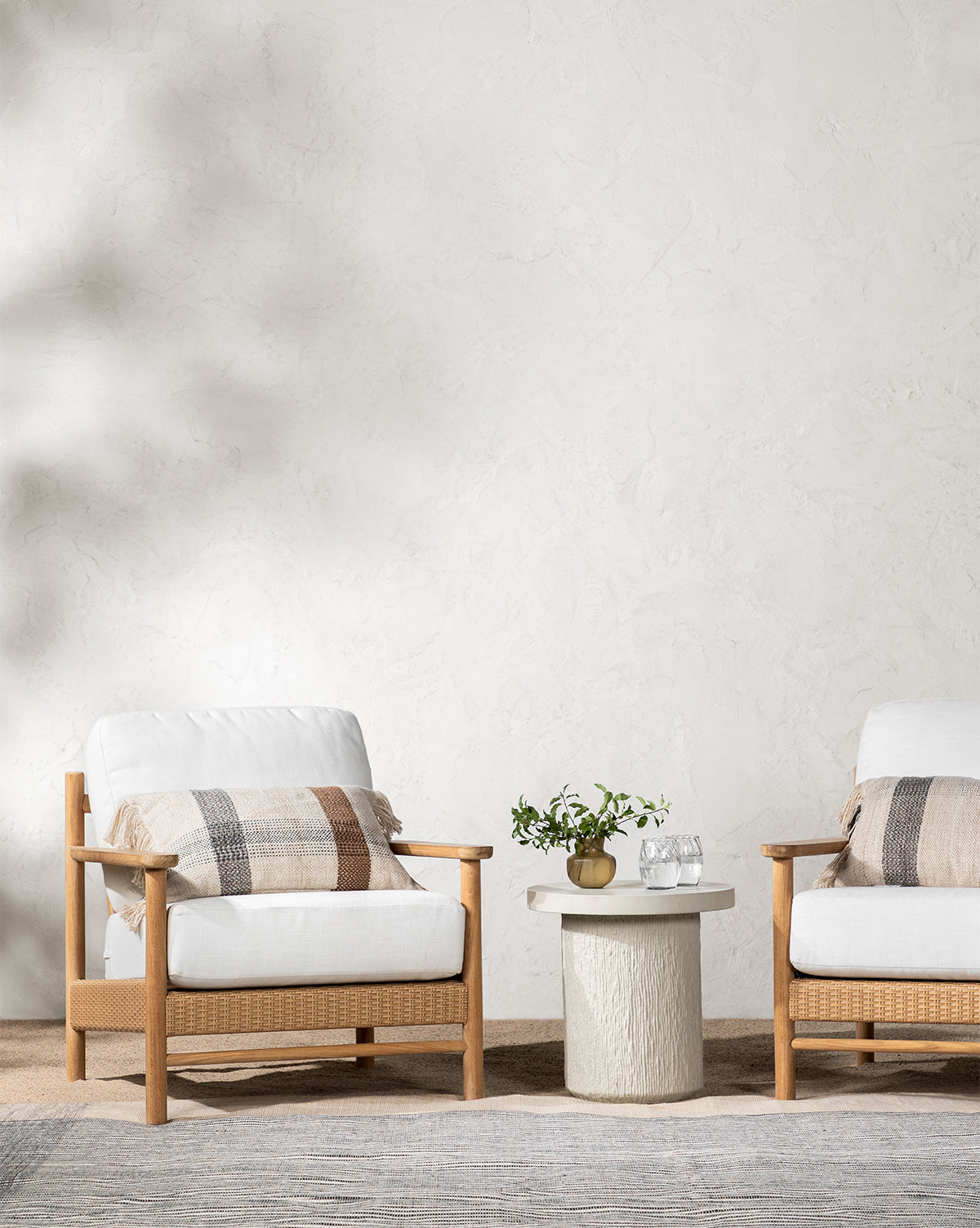 Kinley Indoor/Outdoor Pillow - Thumbnail 2