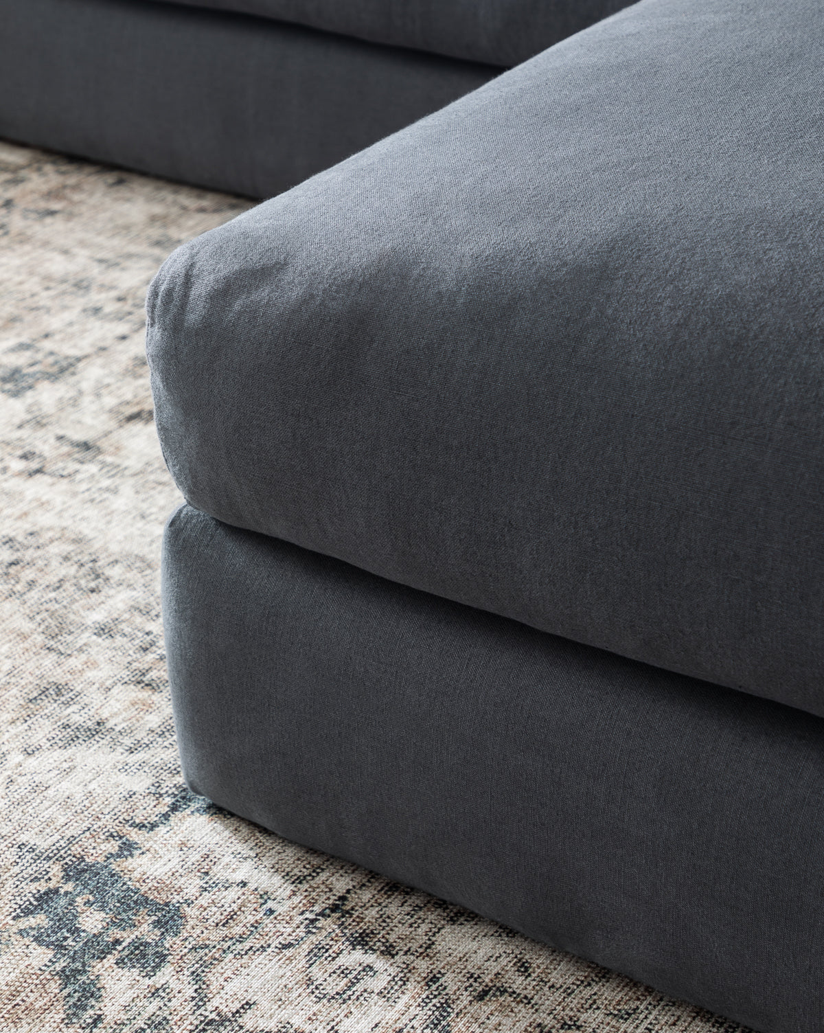 Beckstead Chaise Sectional 128"