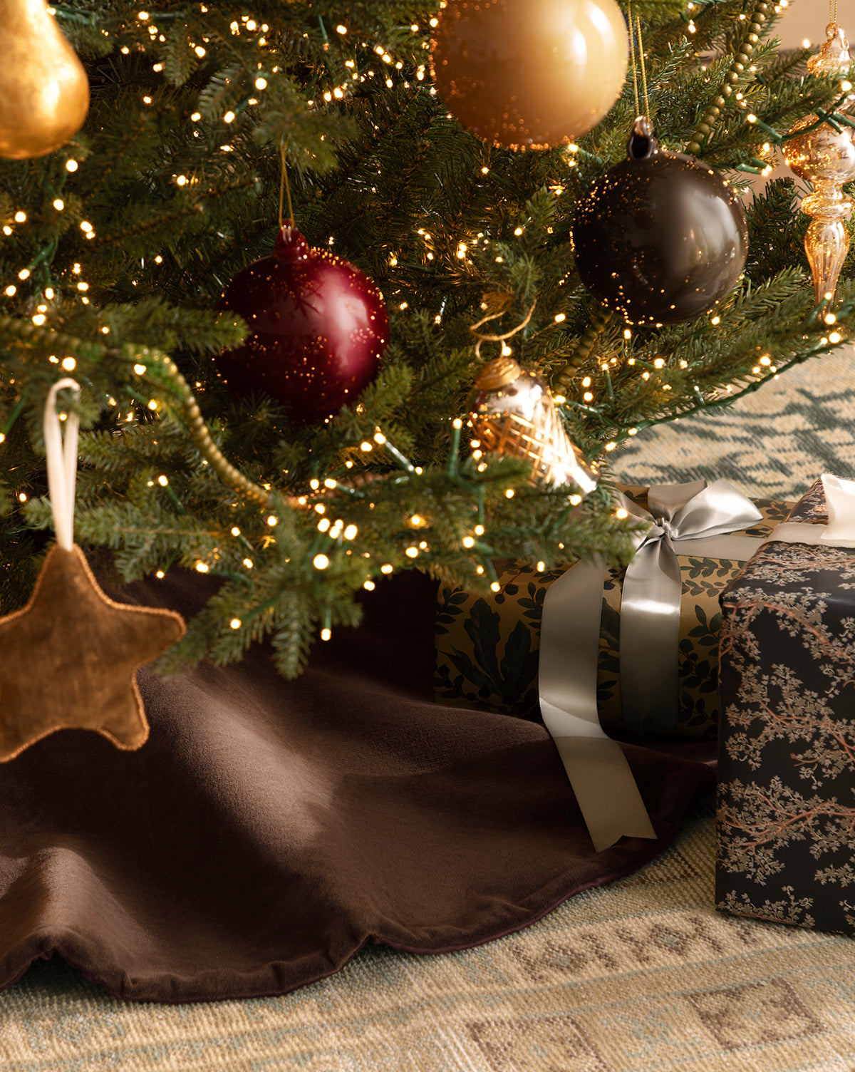 Velvet Brown Tree Skirt