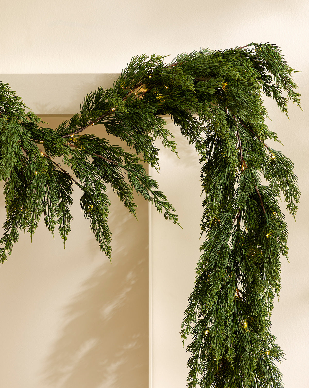 6' Cedar Pre-Lit Faux Garland