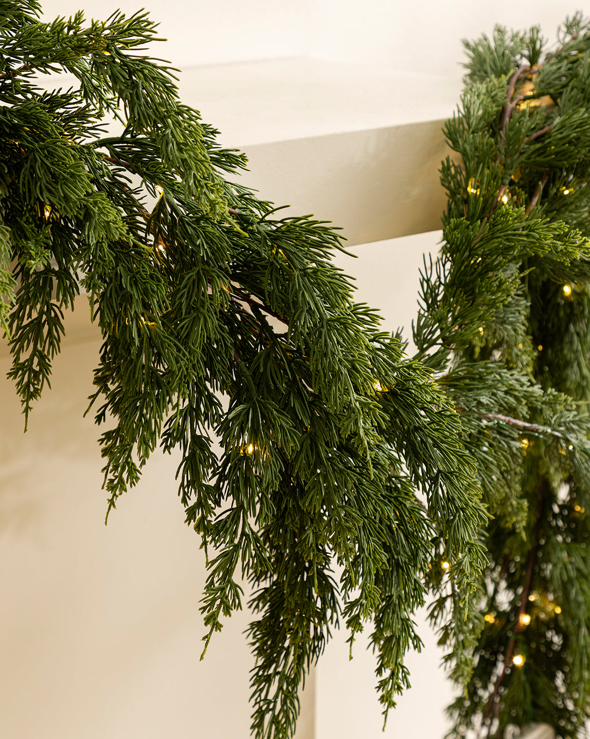 6' Cedar Pre-Lit Faux Garland
