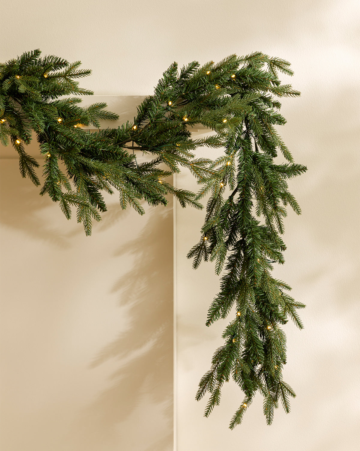 9' Norway Pre-Lit Indoor/Outdoor Faux Garland