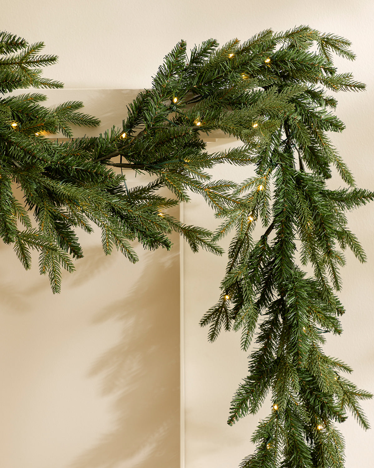 9' Norway Pre-Lit Indoor/Outdoor Faux Garland