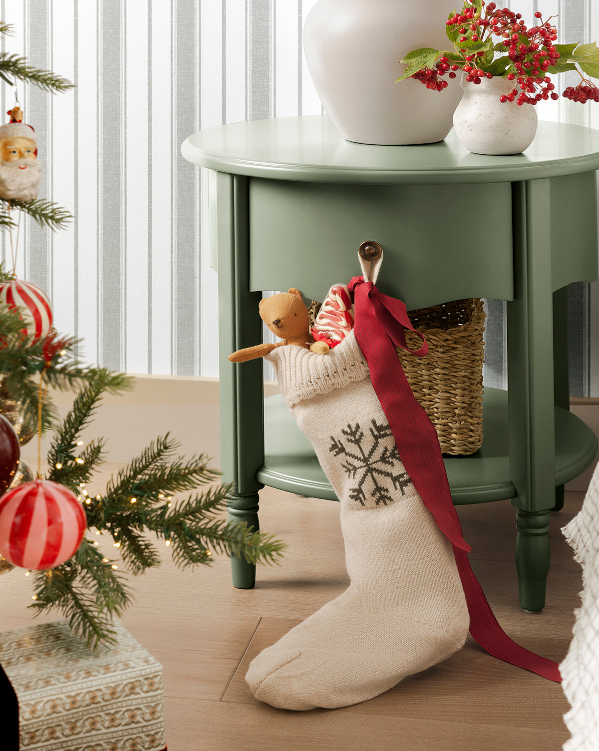 Bella Scalloped Stocking with Snowflake