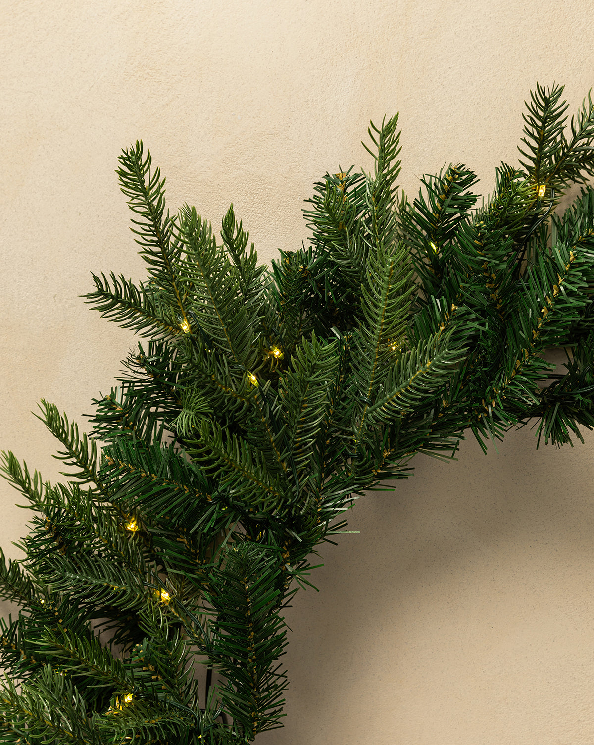 32" Grandis Pre-Lit Indoor/Outdoor Faux Wreath