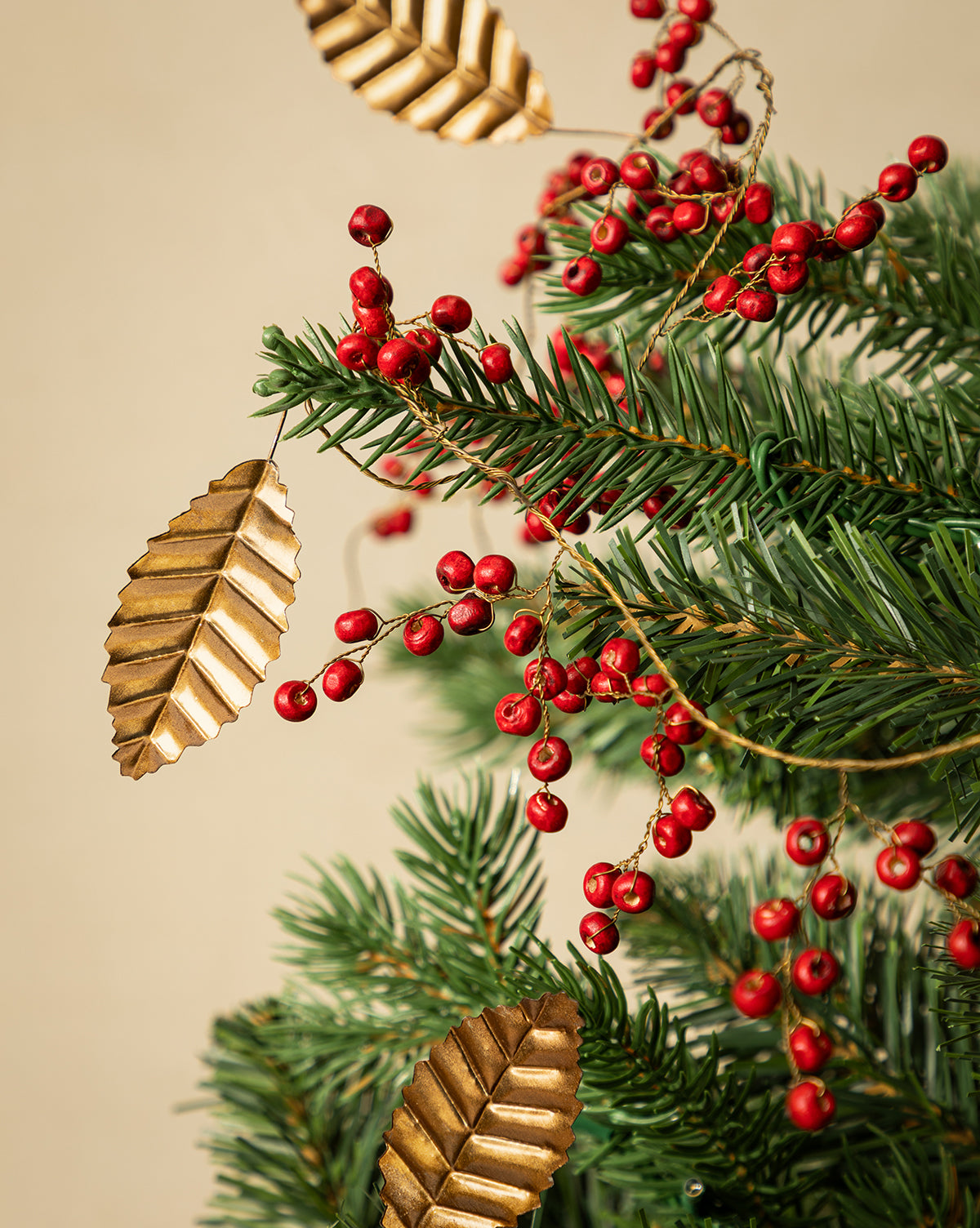 6' Holly Berry Garland
