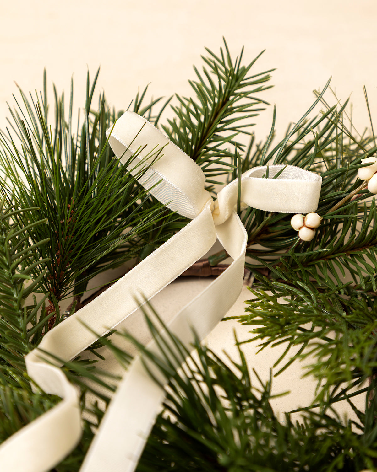 8" Pine Needle & Berry Faux Wreath