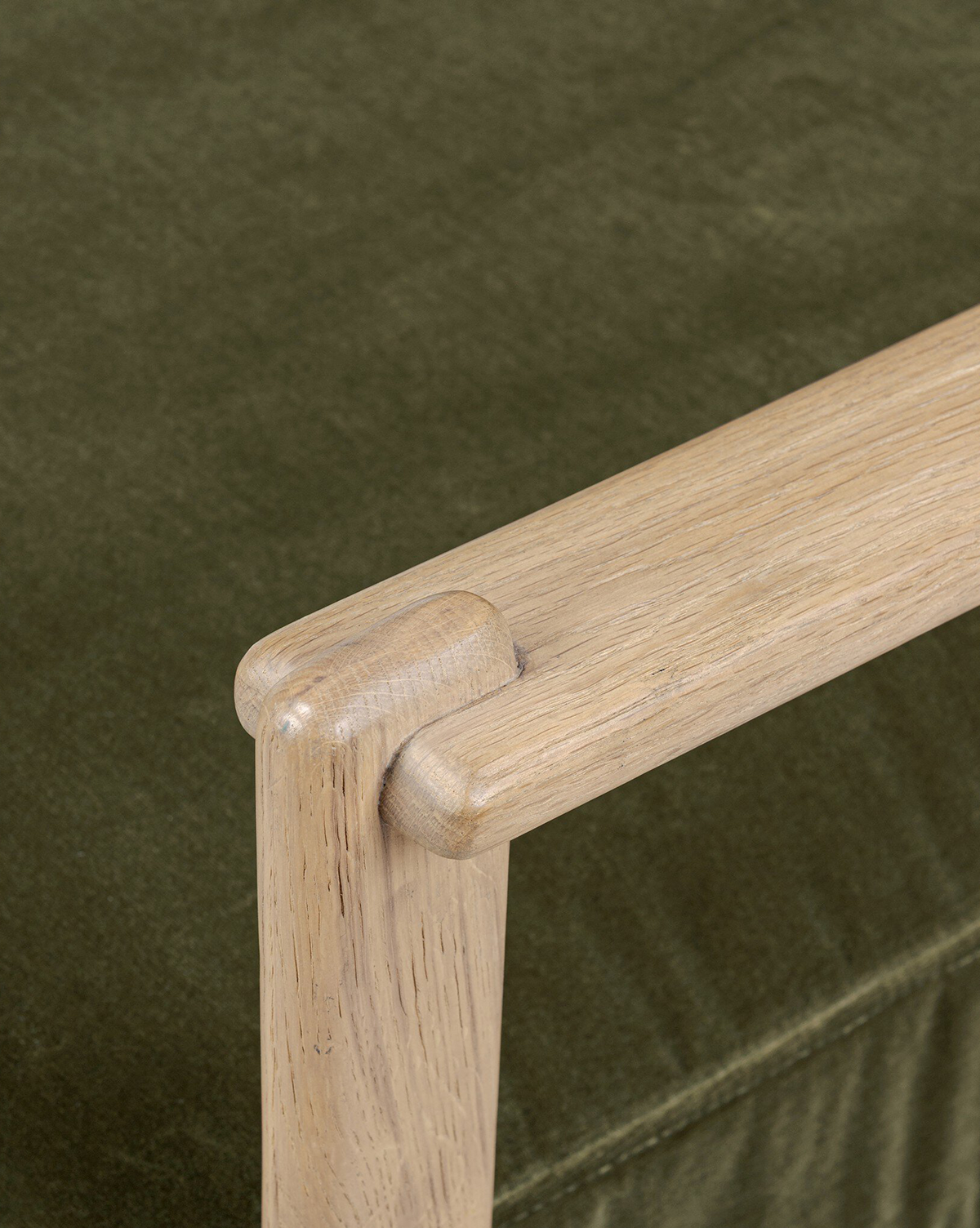 Athena Lounge Chair