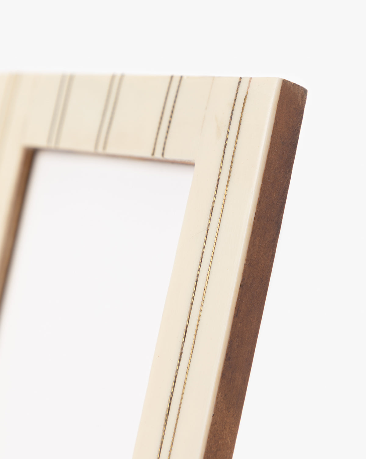 Cream Double Striped Frame