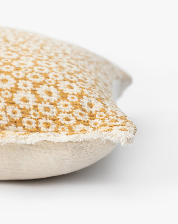 Eliana Pillow