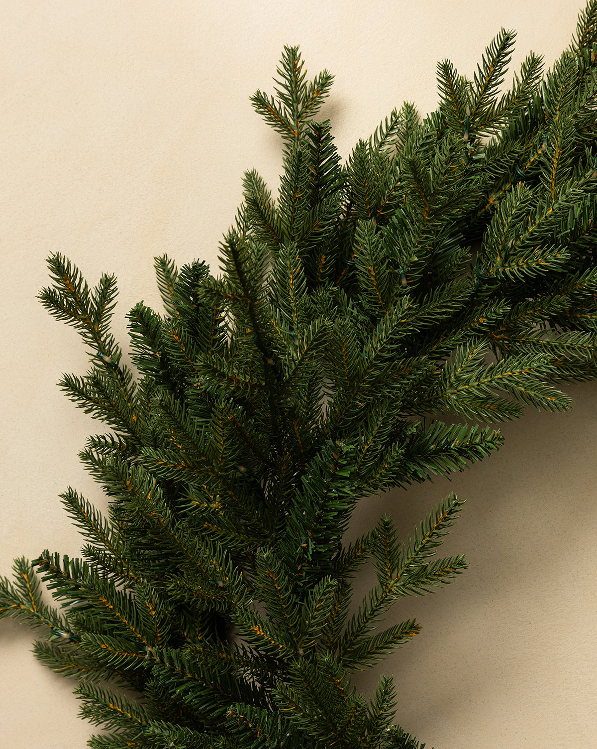 20" Norway Pre-Lit Indoor/Outdoor Faux Wreath
