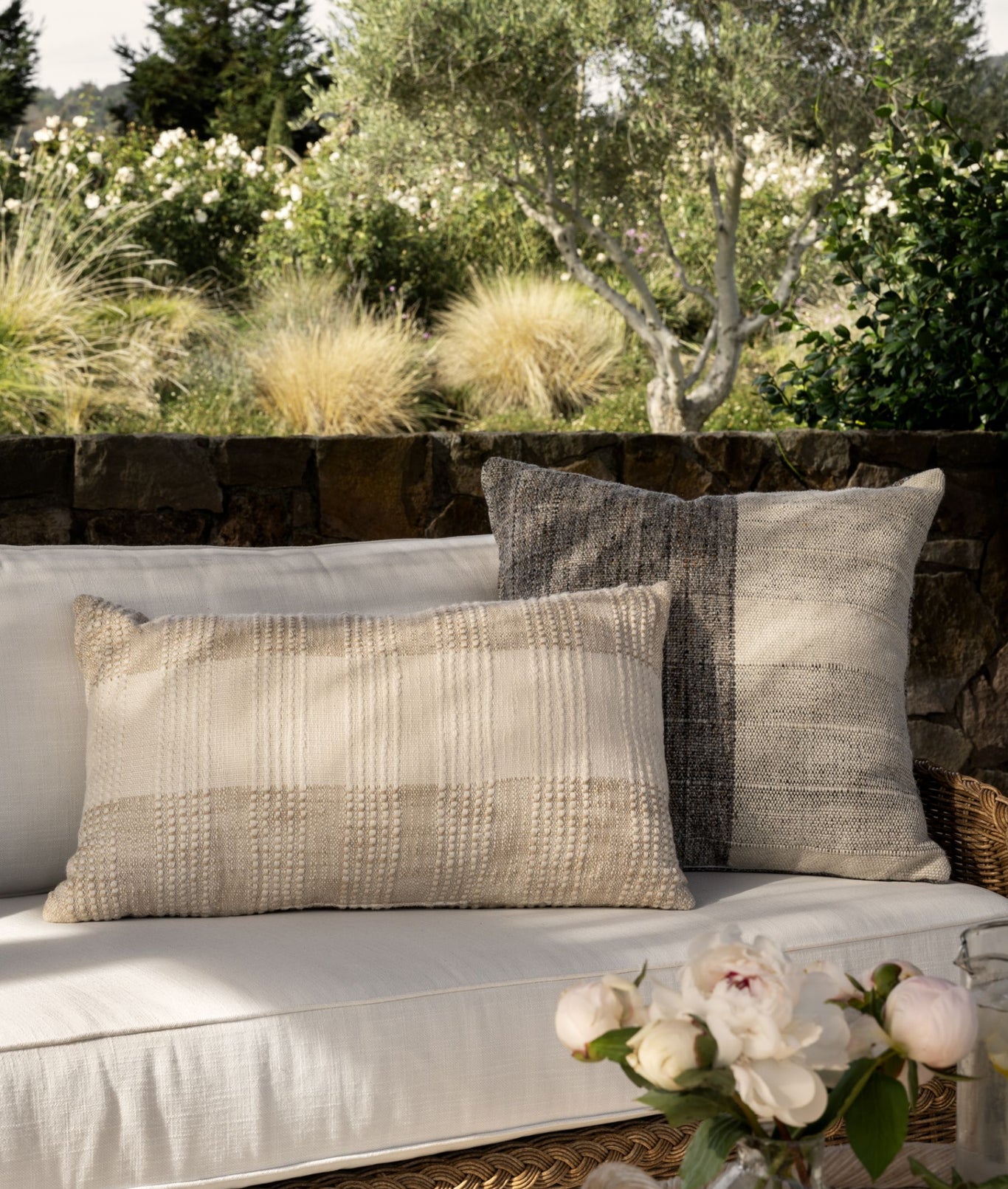 The Perfect Throw Pillow Formula for Every Sofa