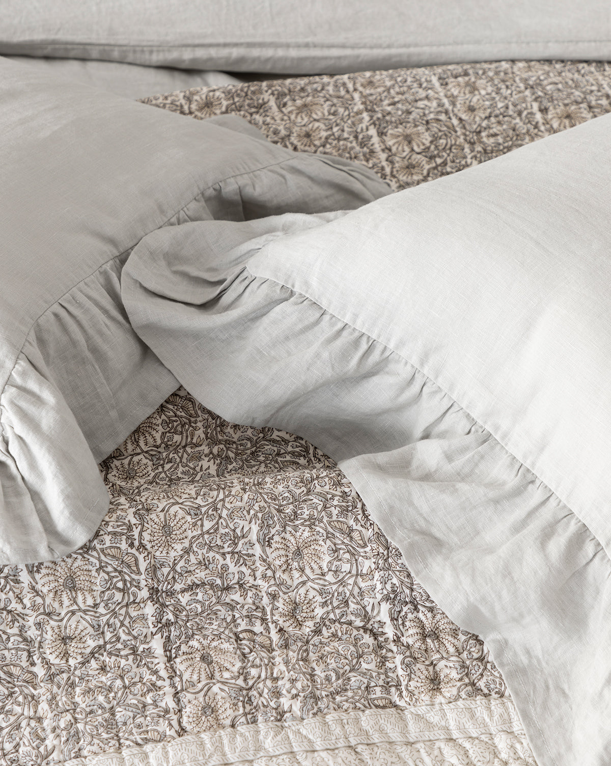 Ruffle Linen Shams (Set of 2)