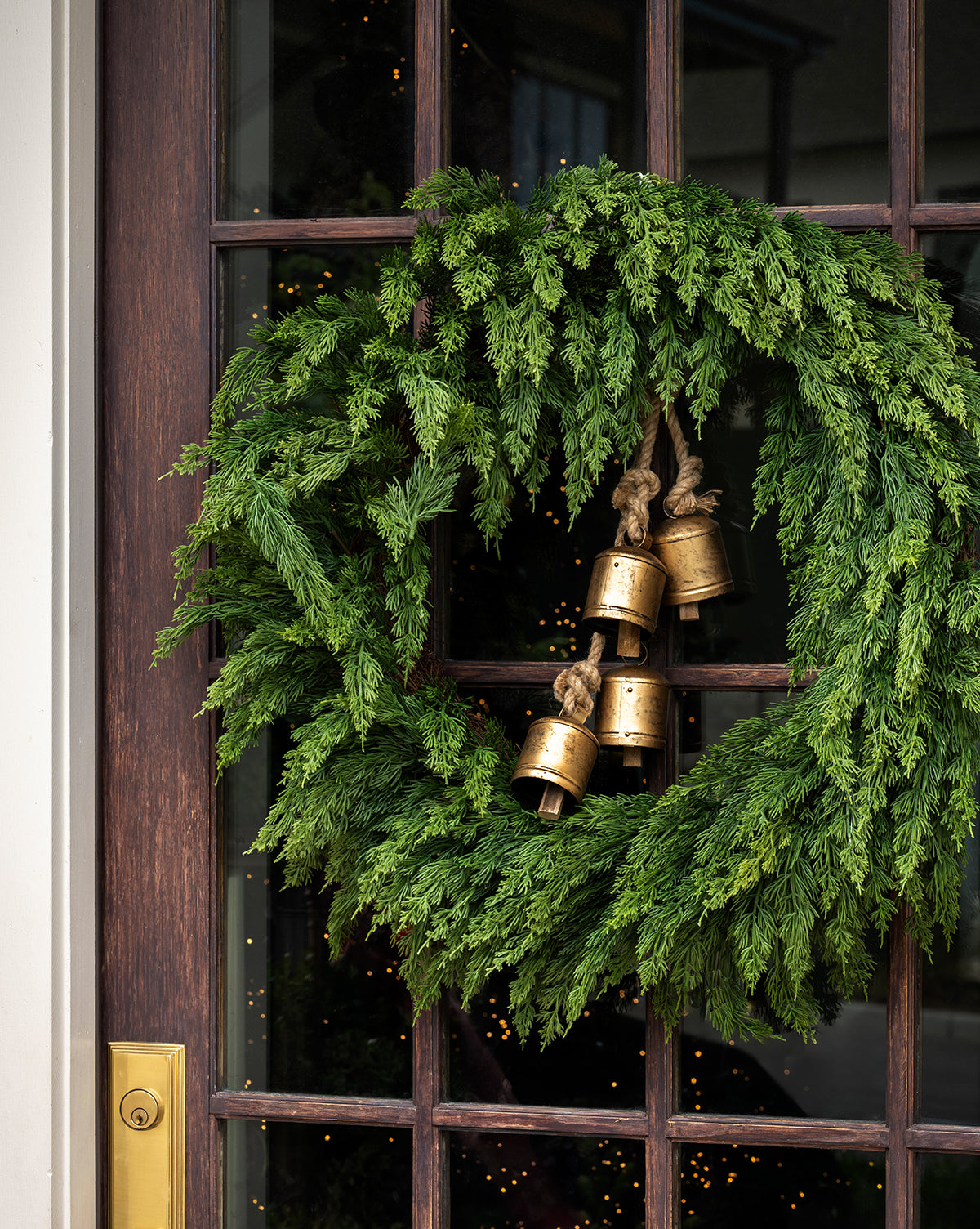 30" Classic Cedar Pre-Lit Faux Wreath