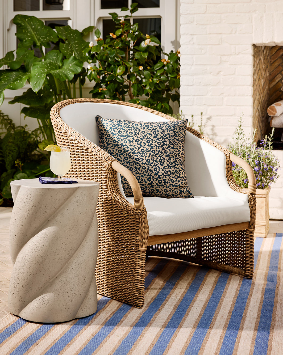 Devony Indoor/Outdoor Pillow