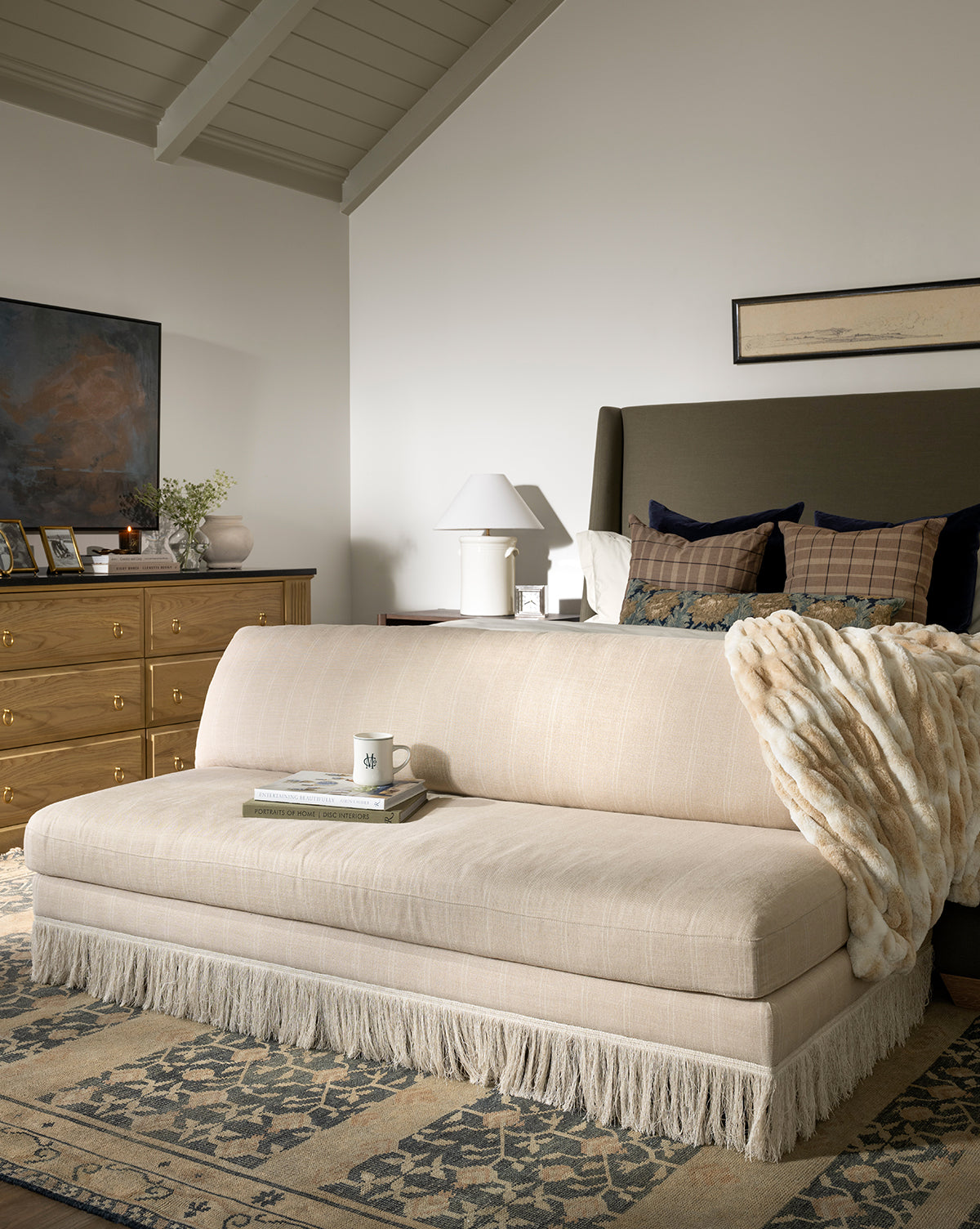 Philippa Settee (Ready to Ship)