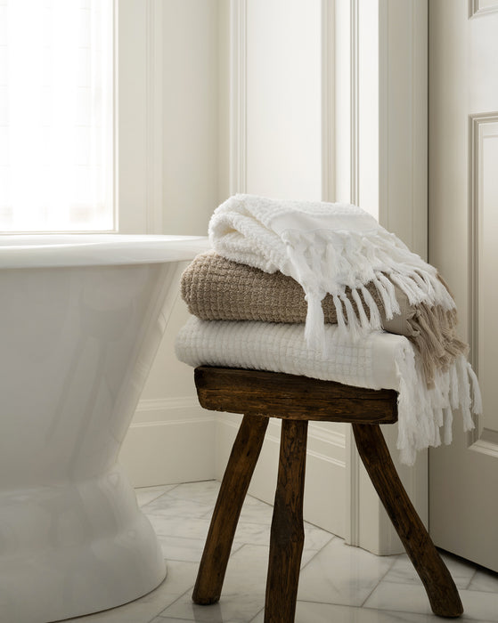 Una White Fringe Bath Collection