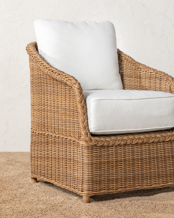 outdoor dining, outdoor dining chair, comfortable outdoor dining chair, woven dining chair