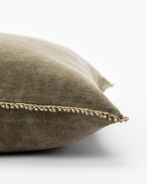 Ivonne Pillow