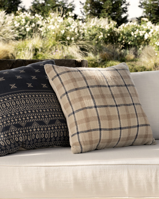 Tamsin Indoor/Outdoor Pillow