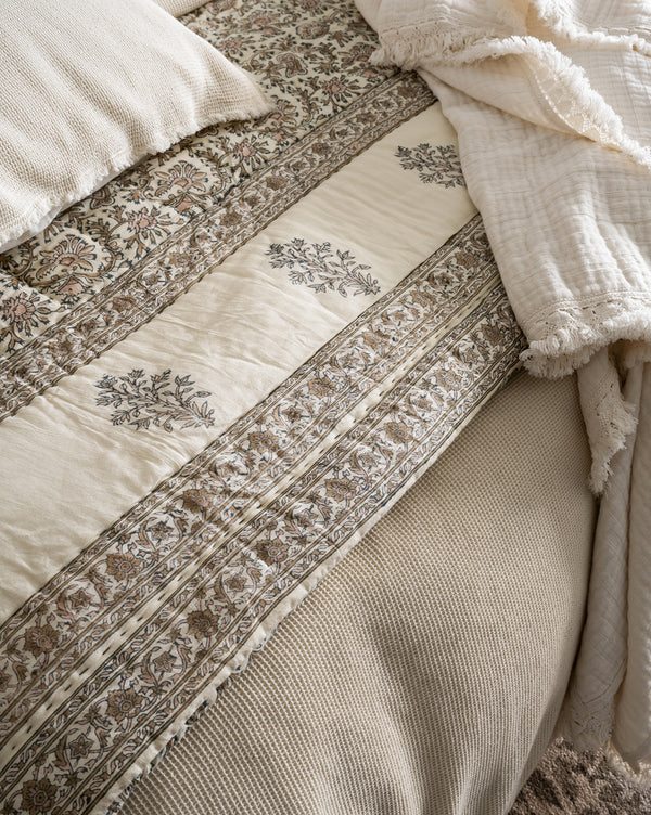  block print, block print quilt, floral quilt, patterned bedding 