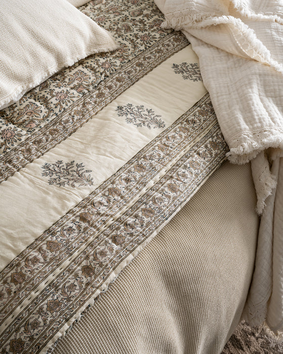 Leander sheets top