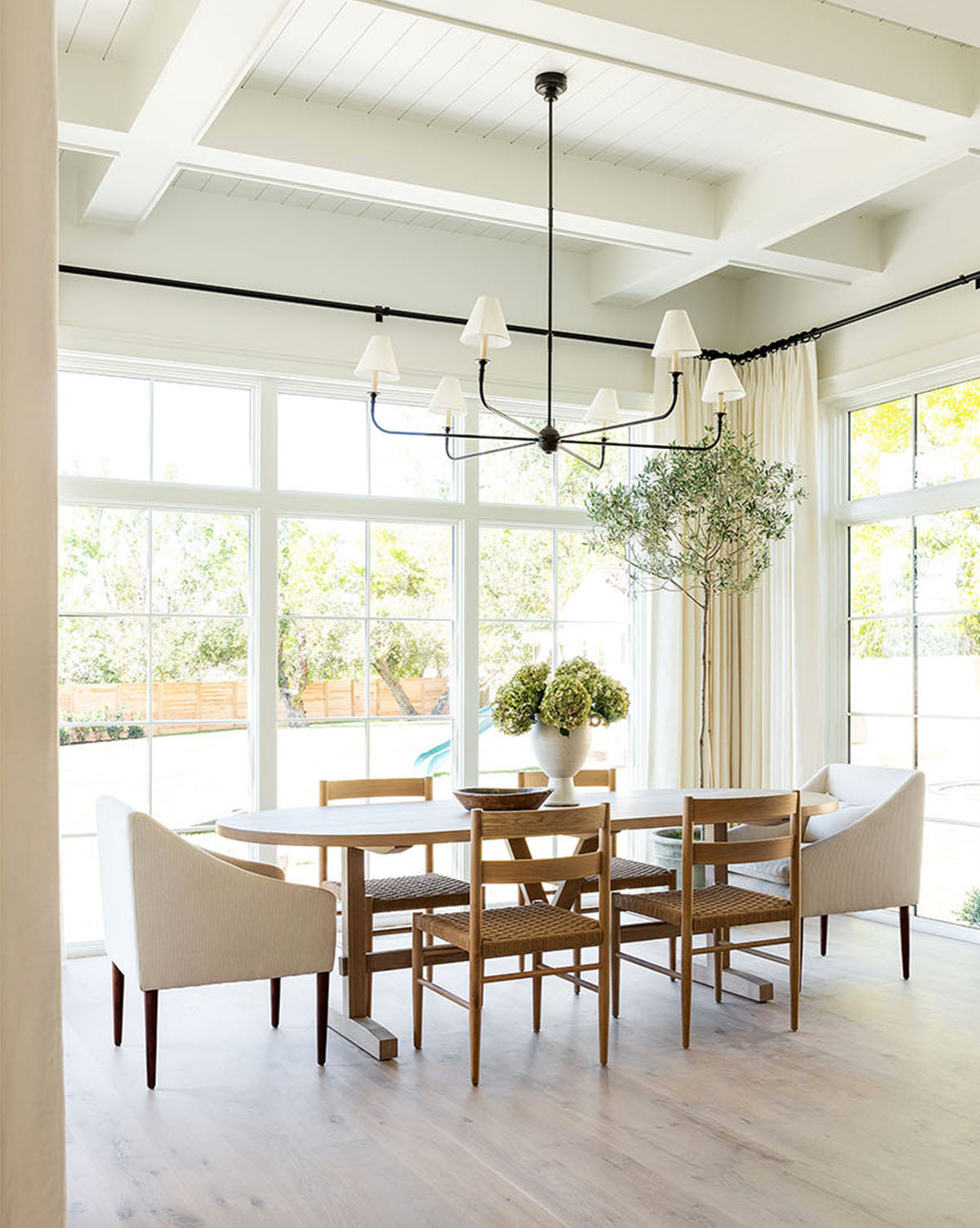 Oval dining room chandelier sales
